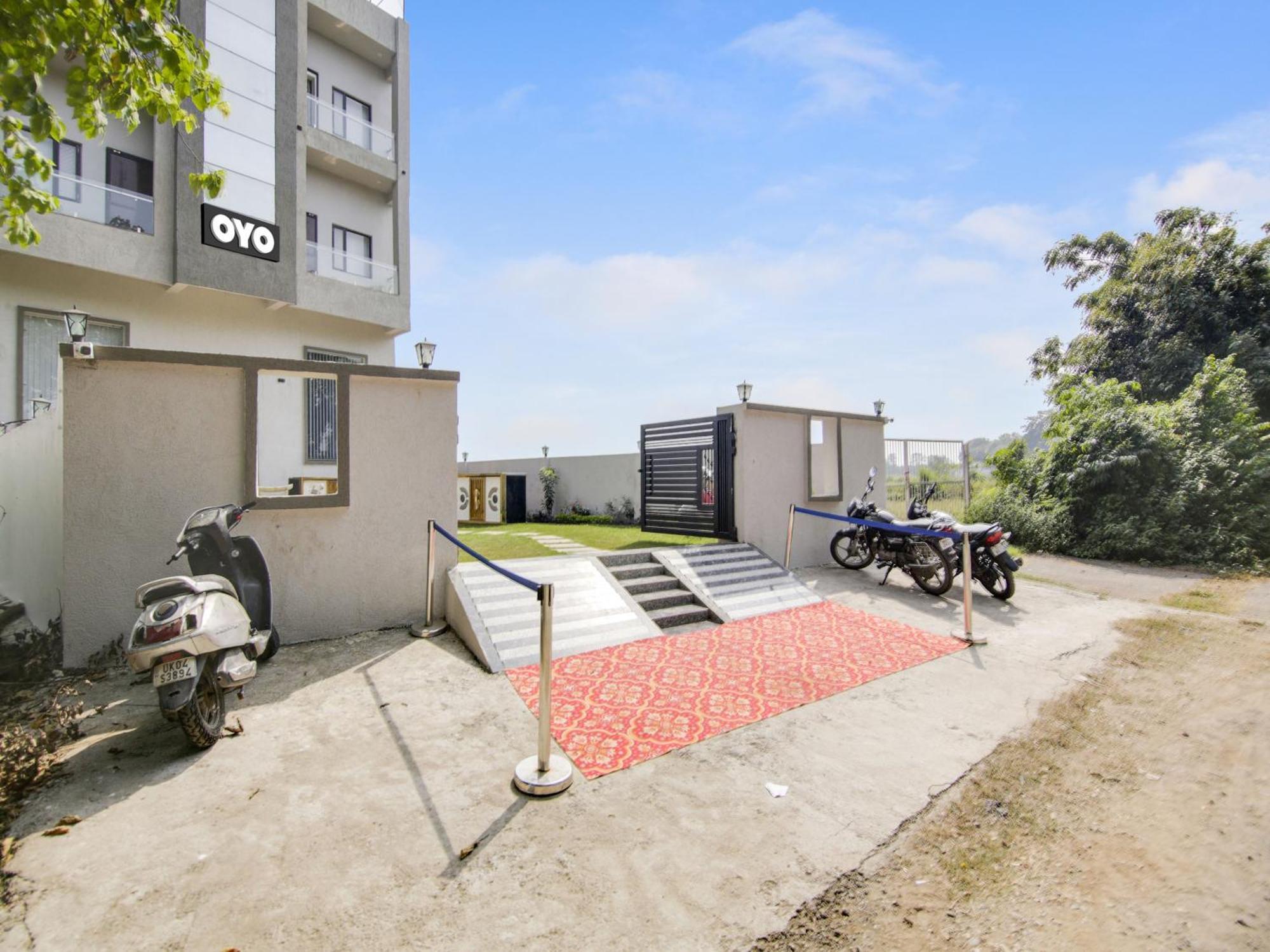 The Nines Hotel & Restro Nainital Εξωτερικό φωτογραφία